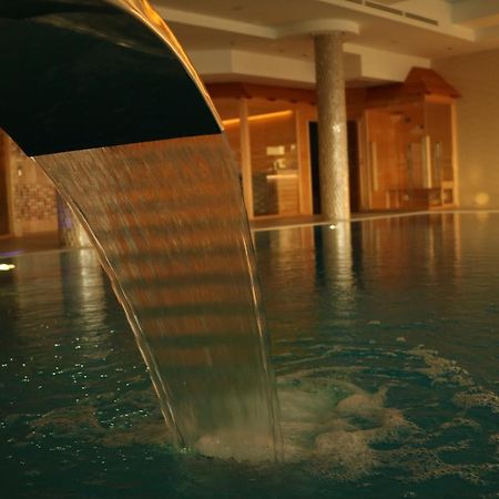 Astra Apartman Татабанья Екстер'єр фото