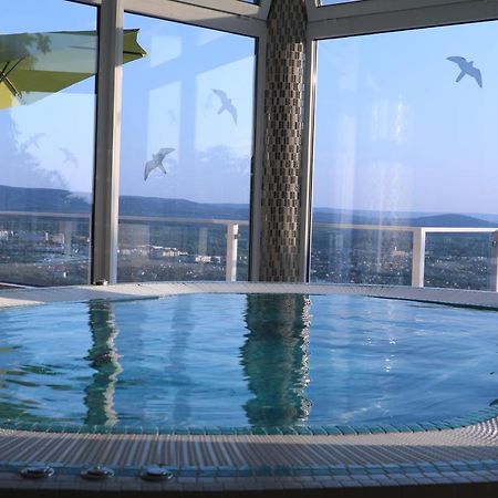 Astra Apartman Татабанья Екстер'єр фото