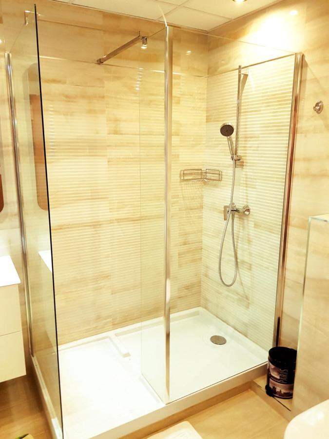 Astra Apartman Татабанья Екстер'єр фото