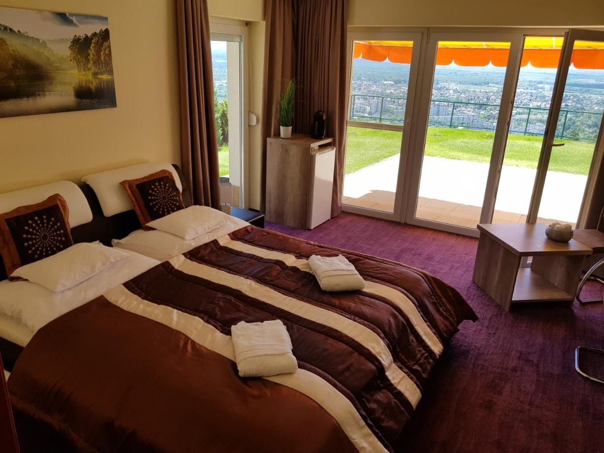 Astra Apartman Татабанья Екстер'єр фото