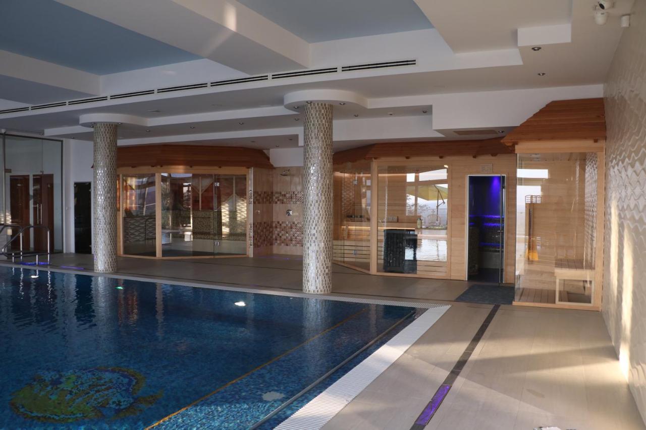 Astra Apartman Татабанья Екстер'єр фото